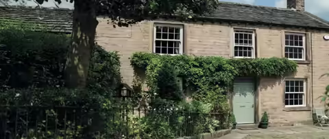 Vertical sliding sash window